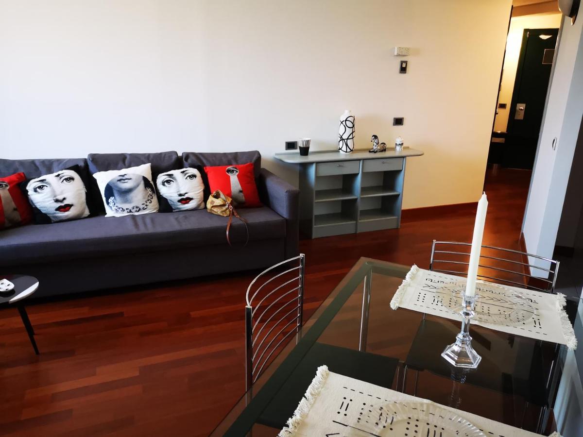 Suite Lambruschini Central With Top City View - Free Covered Parking Genoa Bagian luar foto