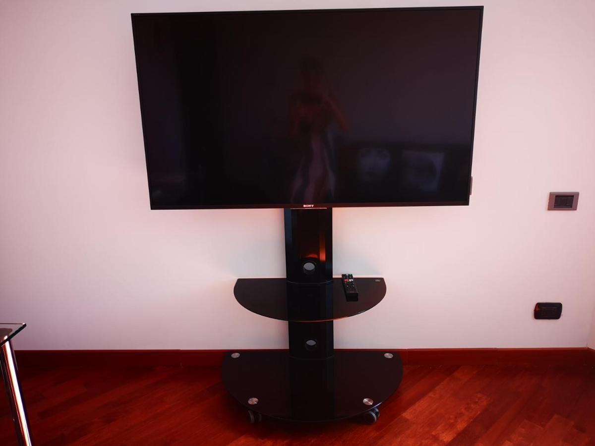 Suite Lambruschini Central With Top City View - Free Covered Parking Genoa Bagian luar foto