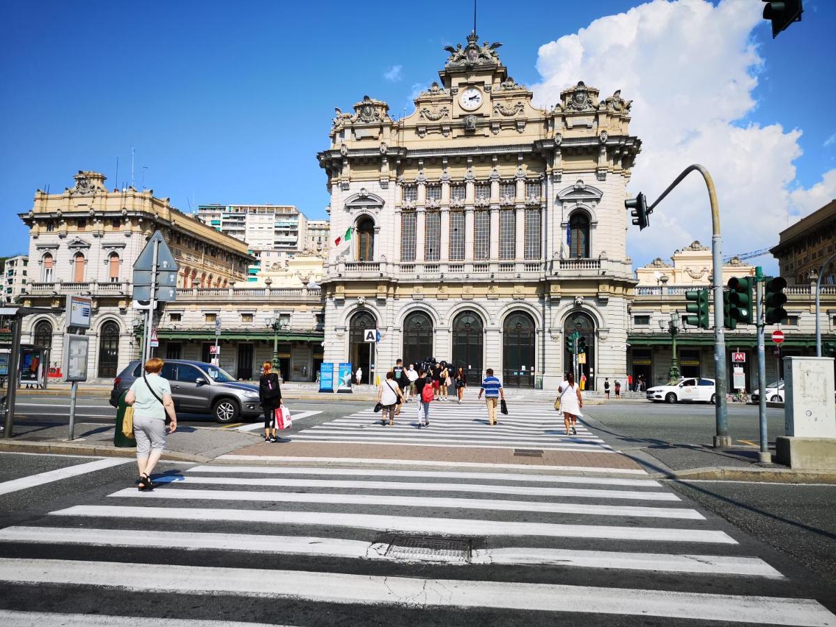 Suite Lambruschini Central With Top City View - Free Covered Parking Genoa Bagian luar foto