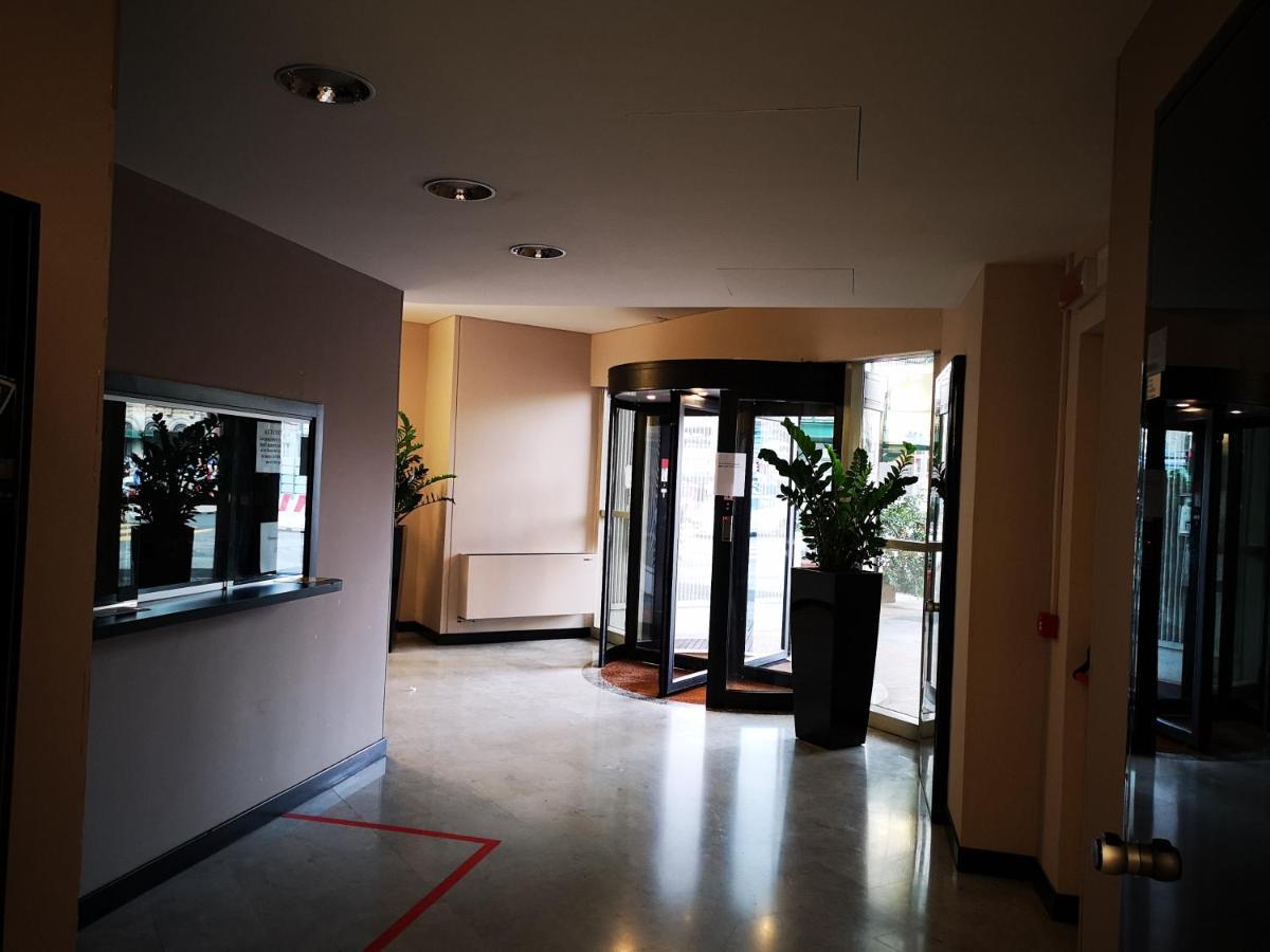 Suite Lambruschini Central With Top City View - Free Covered Parking Genoa Bagian luar foto