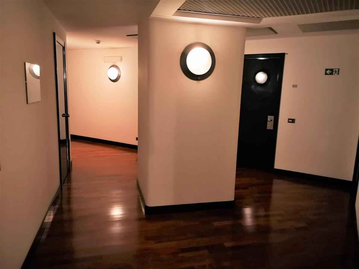 Suite Lambruschini Central With Top City View - Free Covered Parking Genoa Bagian luar foto