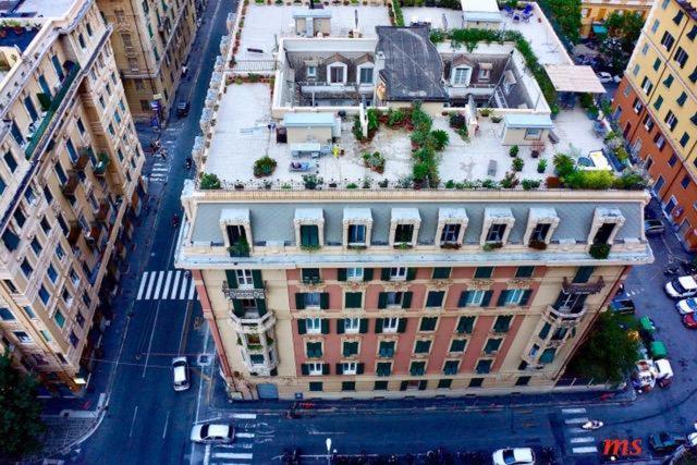 Suite Lambruschini Central With Top City View - Free Covered Parking Genoa Bagian luar foto
