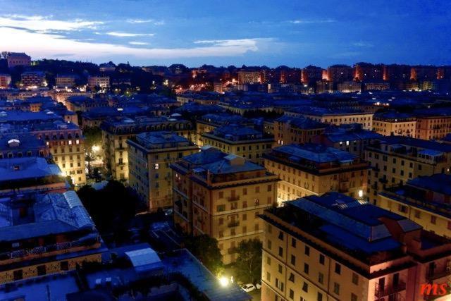 Suite Lambruschini Central With Top City View - Free Covered Parking Genoa Bagian luar foto