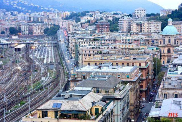 Suite Lambruschini Central With Top City View - Free Covered Parking Genoa Bagian luar foto