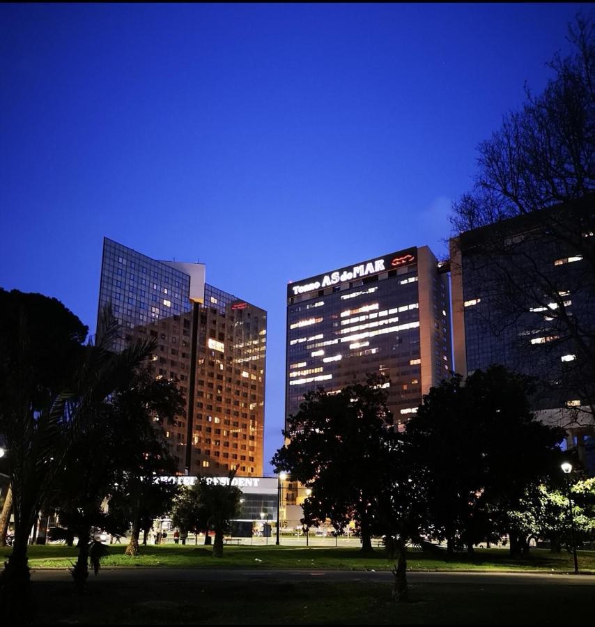 Suite Lambruschini Central With Top City View - Free Covered Parking Genoa Bagian luar foto